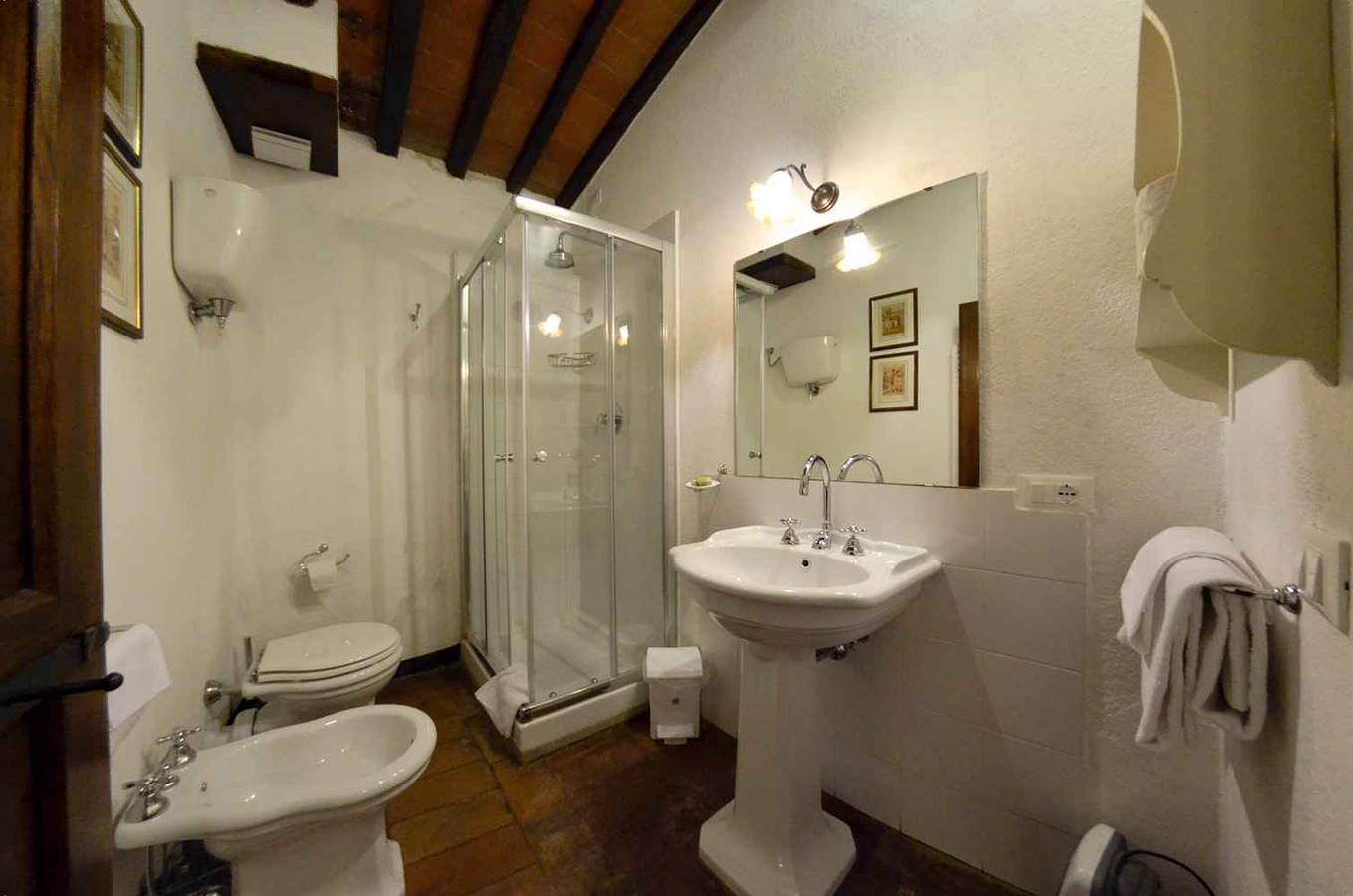 Geheel vakantieappartement, Vakantiewoning met buitenzwembad en Wifi  in Cegliolo, Provincie Arezzo
