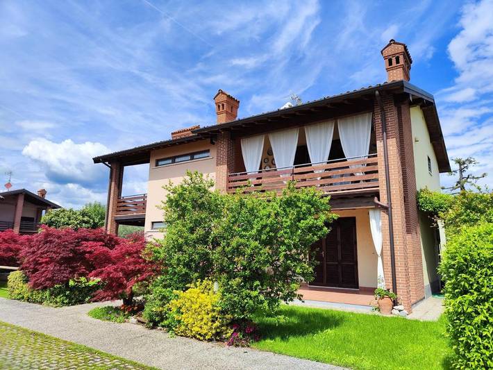 Vakantieappartement voor 3 personen, with tuin and zwembad as well as uitzicht in Manerba del Garda