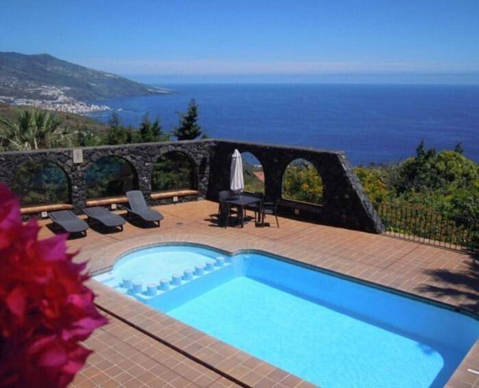 Bungalow para 5 personas, con piscina y jardín en La Palma