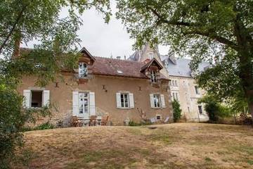 Gîte pour 11 personnes, avec jardin à Arthon