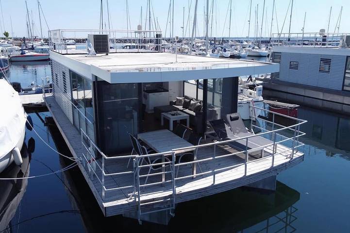 Hausboot für 4 Personen, mit Terrasse in Boltenhagen