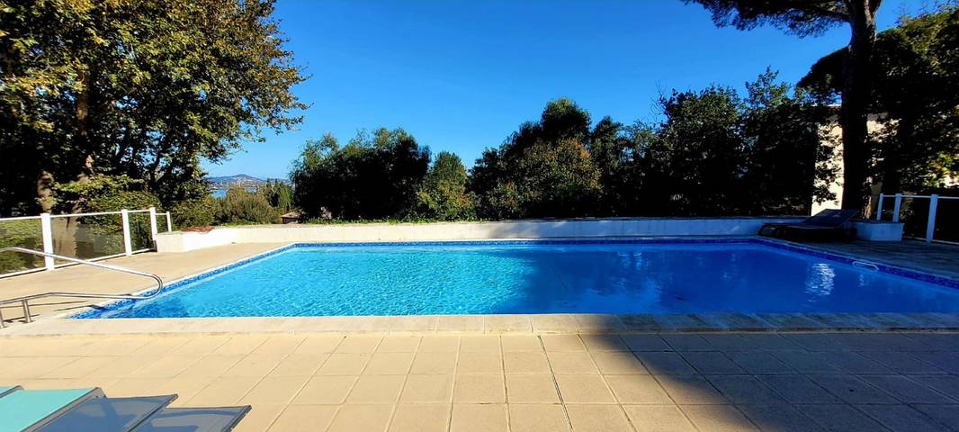 Studio für 4 Personen, mit Terrasse und Garten sowie Pool in Gassin