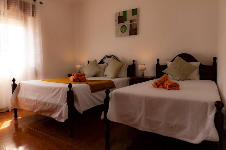 Maison d’hôte pour 2 personnes, avec terrasse ainsi que vue et jardin, animaux acceptés à Porto Covo - 3