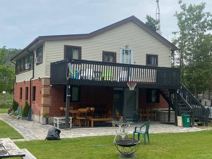 Cottage mit 5 Schlafzimmern am Rice Lake! in Rice Lake