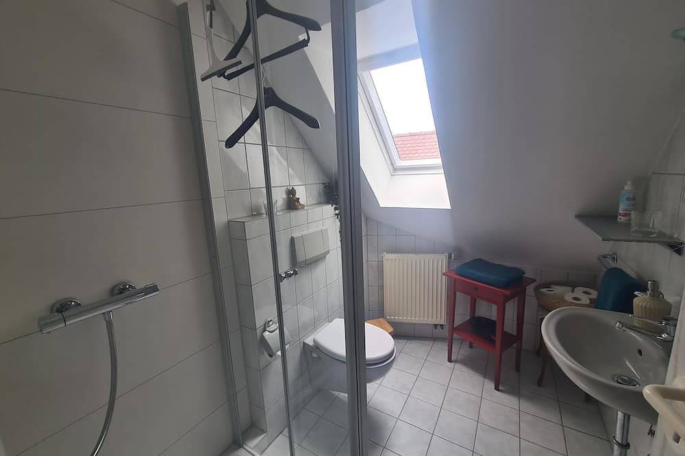 Ganze Wohnung, Gemütliches Ferienzimmer mit Balkon und Blick in den Garten in Zapfendorf, Landkreis Bamberg