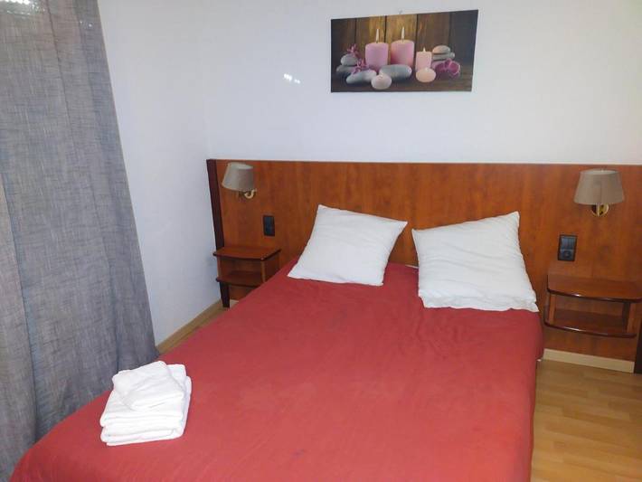 Hôtel pour 5 personnes, avec jardin et piscine, animaux acceptés à Laroque-d'Olmes - 3