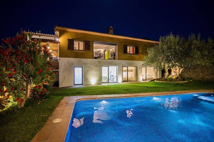 Chalet para 20 personas, con jardín y jacuzzi - 1