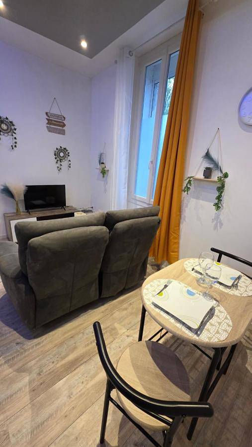Appartement entier, Le petit cocon centre ville in Tuchan, Côte méditerranéenne (France)