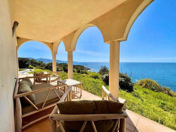 Maison de vacances pour 10 personnes, avec vue ainsi que piscine et jardin dans Sagone