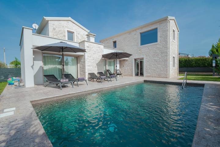 Ferienhaus für 6 Personen, mit Sauna und Pool sowie Garten und Terrasse in Nova Vas - 2