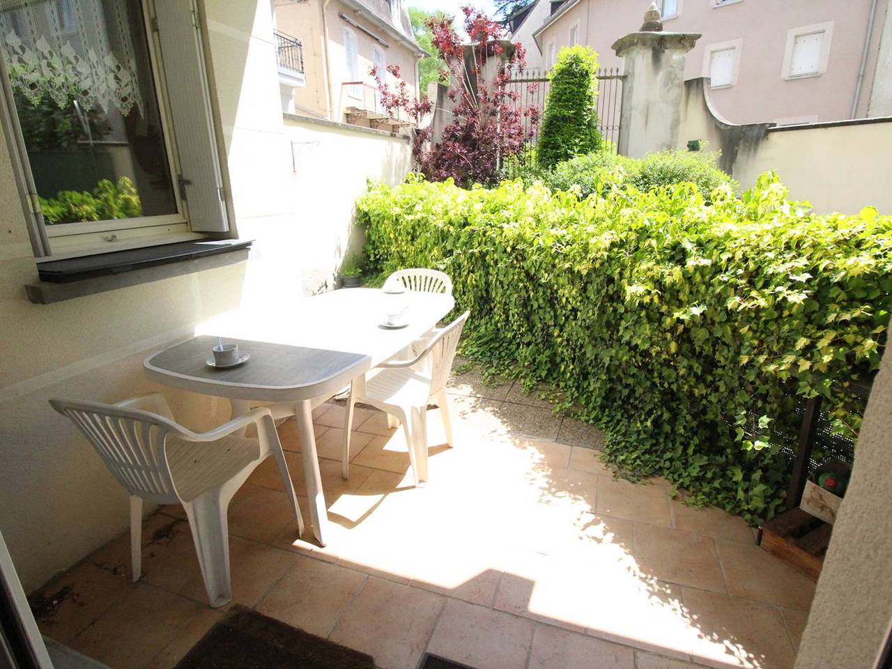 Apartamento entero, Apartamento para 4 personas con Terraza, Aparcamiento y Mascotas Admitidas in Luchon-Superbagnères, Bagnères-de-Luchon