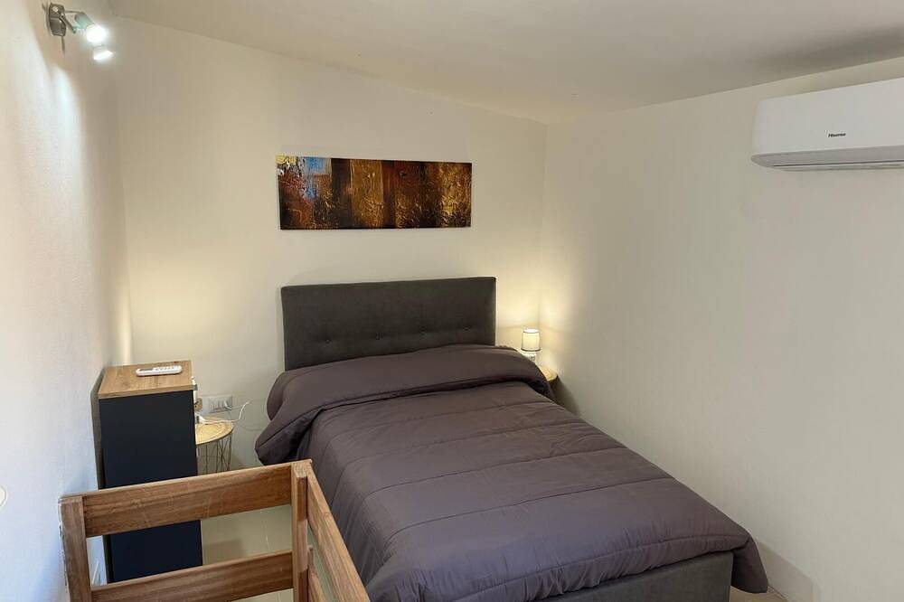 Entire apartment, Two Bedroom Apartment in Sassari, Sassari Province