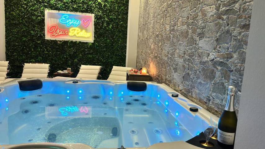 Maison d’hôte pour 4 personnes, avec jacuzzi ainsi que sauna et jardin, animaux acceptés à Taormina