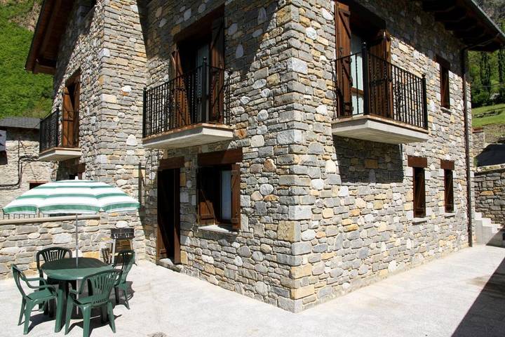 Casa rural para 11 personas, con terraza, Se admiten mascotas en Valle de Benasque - 2