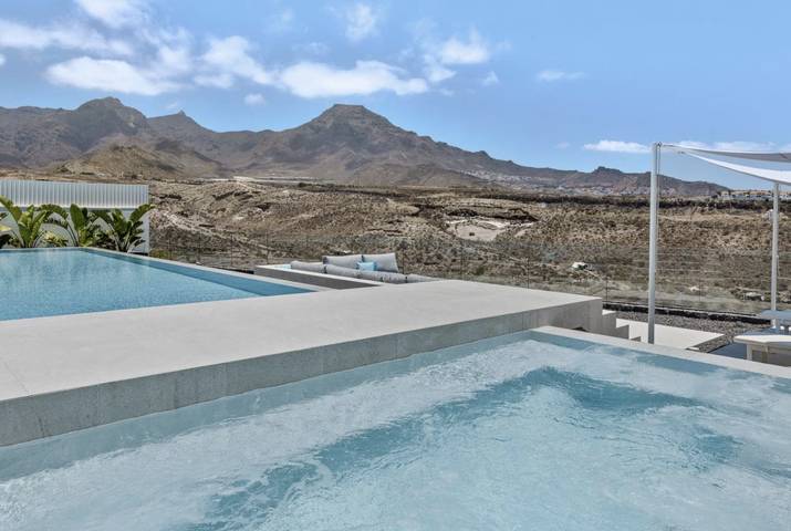 Villa für 10 Personen, mit Terrasse und Whirlpool sowie Garten in Adeje - 2