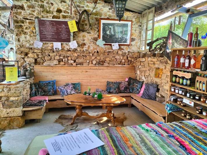 Gîte pour 5 personnes, avec Terrasse et Jardin ainsi que Piscine et Vue à Montcléra