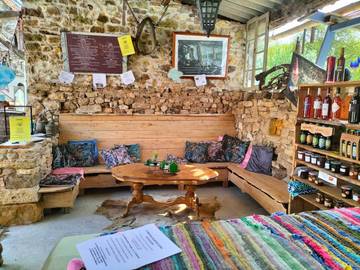 Cottage pour 5 personnes, avec vue et piscine ainsi que jardin et terrasse à Montcléra