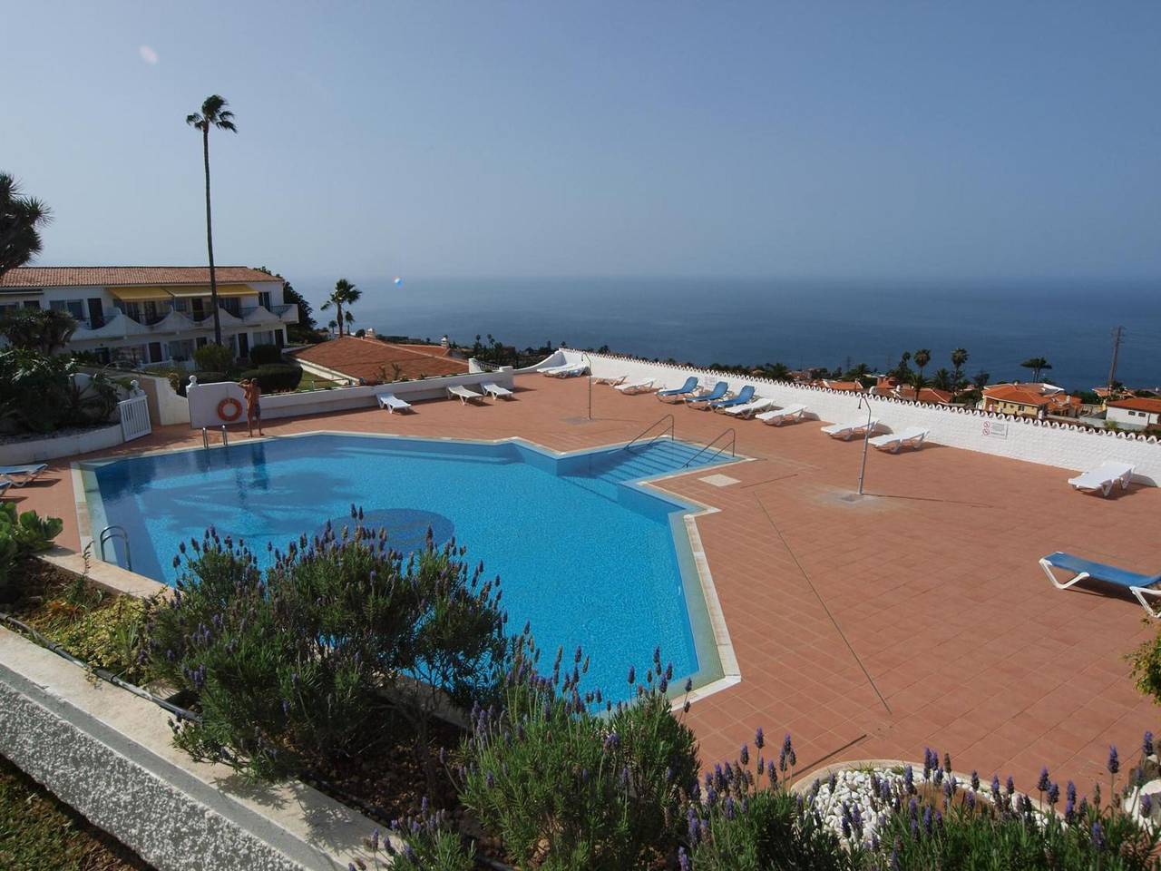 Vakantieappartement 'Blue Horizon' met Zeezicht, Gedeeld Zwembad en Wi-Fi, foto 14
