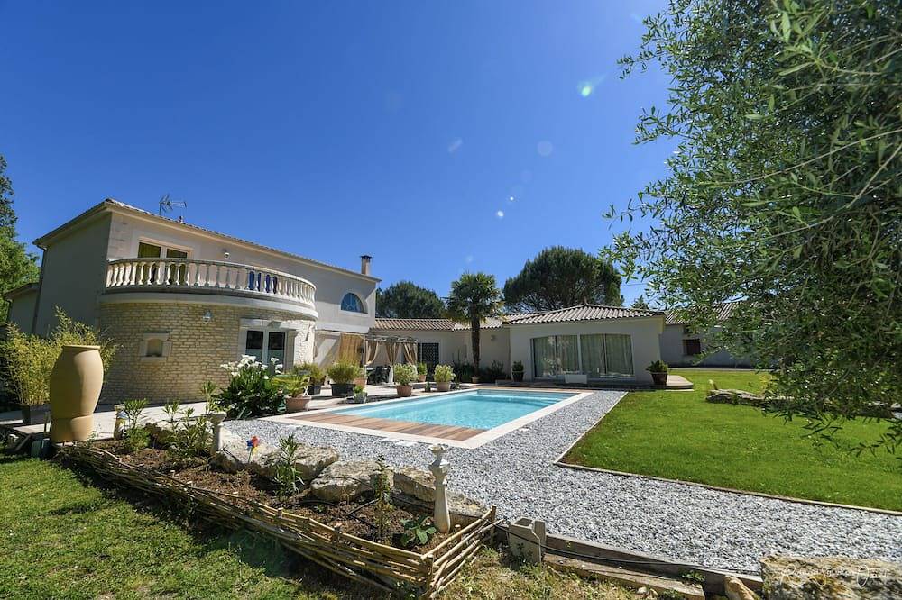 Chambre d'hôte Santorin avec terrasse et piscine in Montreuil  (Vendée), Fontenay-le-Comte