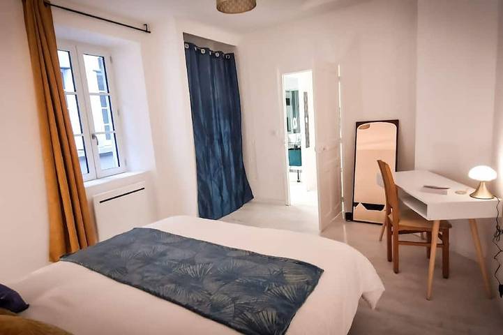 Entire apartment, L'art Déco 3 Wifi,netflix,disney+coeur de Bastide in Villefranche-de-Rouergue, Aveyron