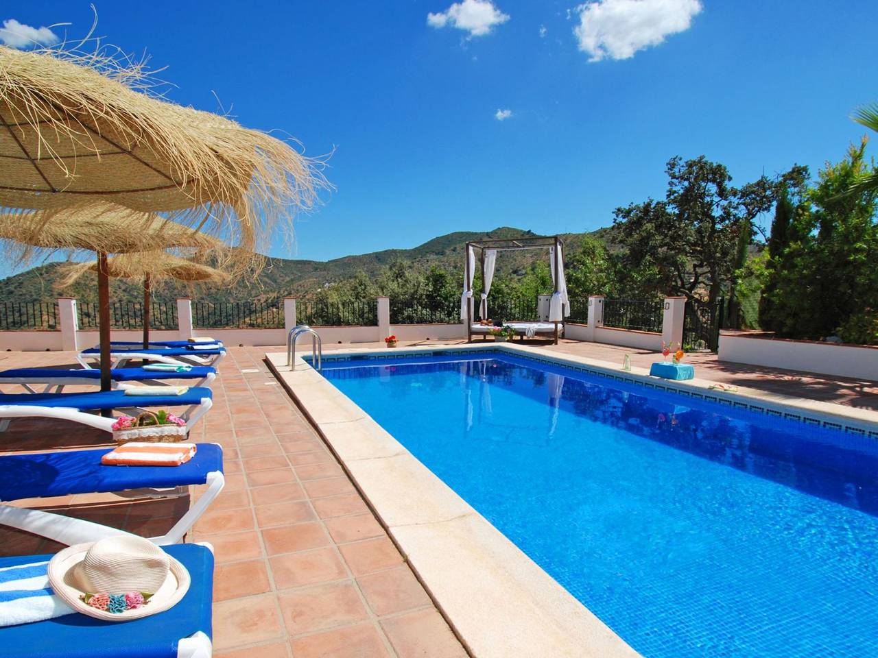Villa José 1, beheizter Pool, Meerblick. in Comares, Provincia de Málaga
