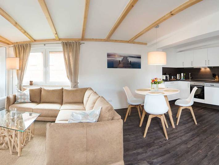 Ferienwohnung für 3 Personen, mit Balkon und Terrasse in Körkwitz