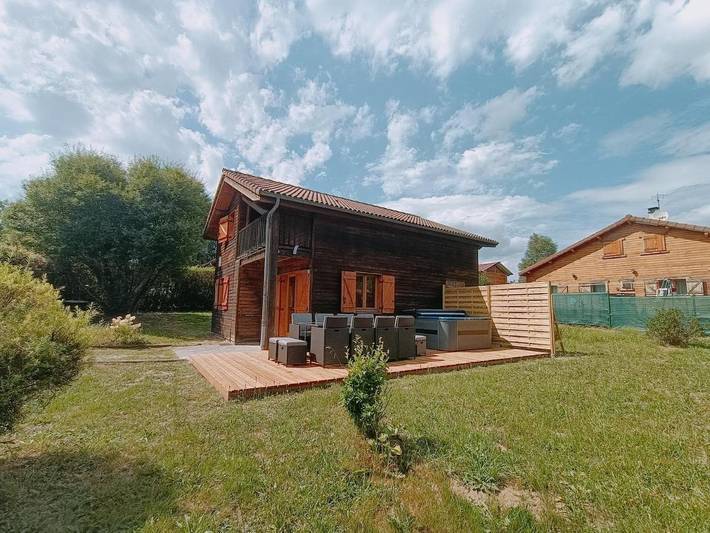 Maison de campagne pour 8 personnes, avec vue sur le lac ainsi que vue et jardin, animaux acceptés à Cunlhat - 4