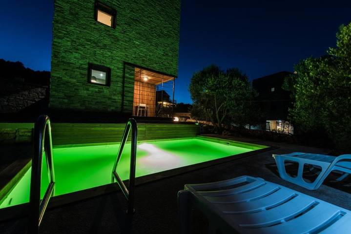 Villa pour 4 personnes, avec vue ainsi que jardin et piscine à Sali - 2