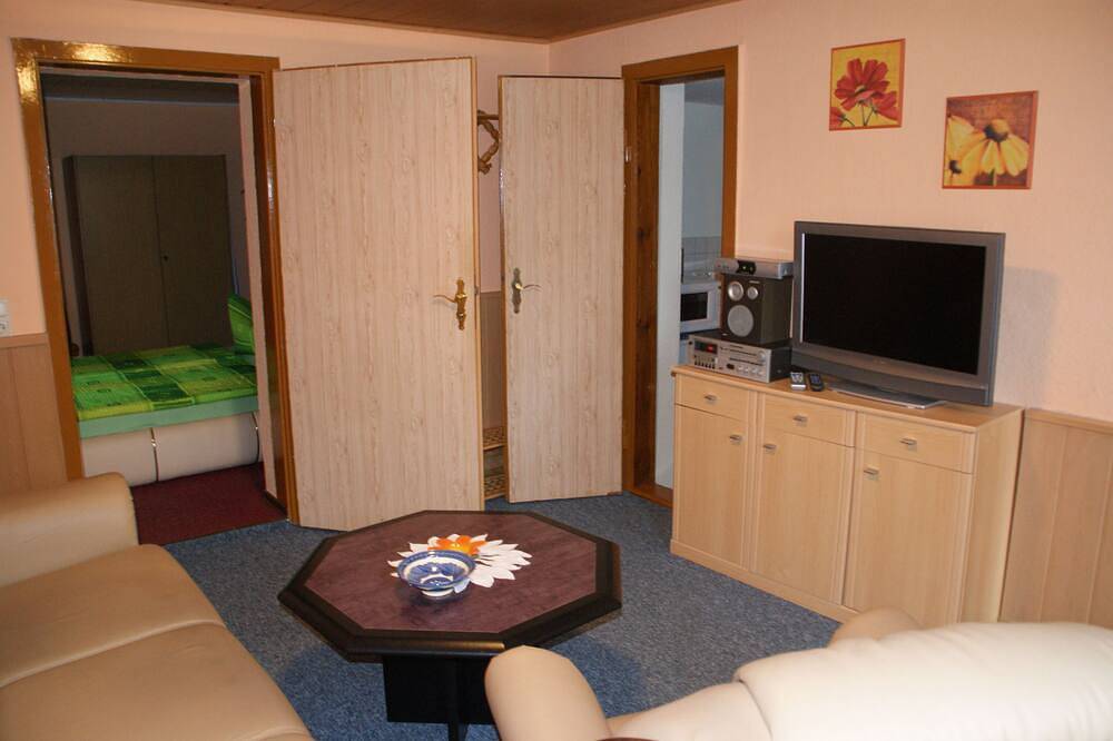 Ganze Wohnung, Fewo 2 - Ferienwohnungen Gentz 1 & 2, Wlan, ruhige Lage, Terrasse in Ulrichshorst, Korswandt