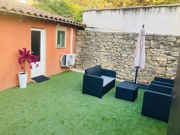 Gîte pour 2 personnes, avec jardin à Miramas