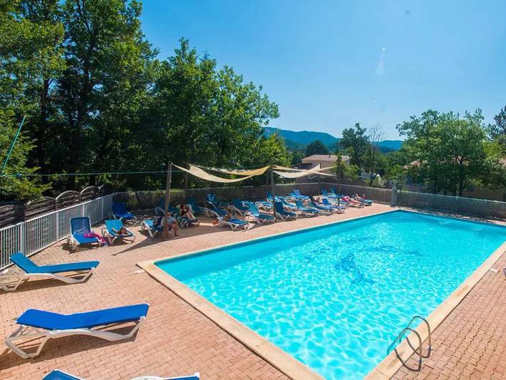 Tente pour 4 personnes, avec Piscine