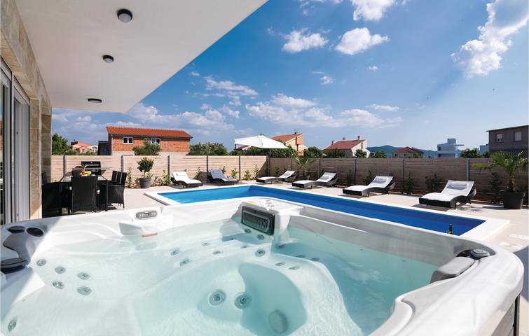 Ferienhaus für 8 Personen, mit Terrasse, mit Haustier in Sukosan - 2