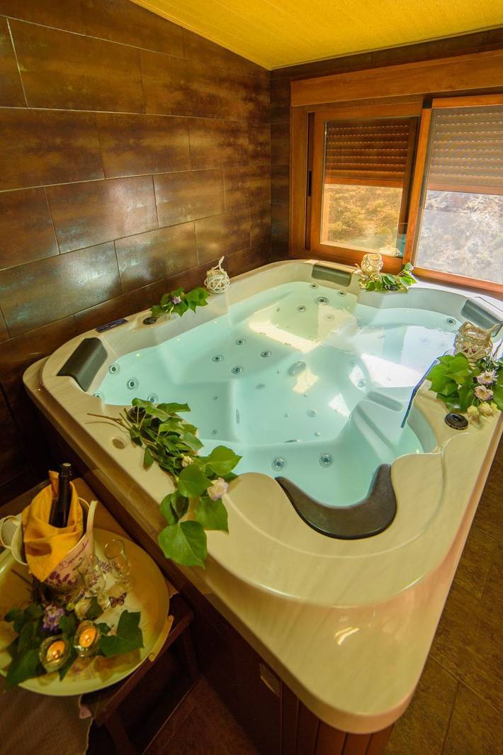 Chalet para 2 personas, con Jacuzzi además de Terraza y Piscina en Provincia de Almería - 2