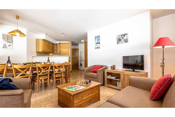 Gîte pour 9 personnes, avec terrasse, adapté aux familles dans Office De Tourisme De Pralognan - 4