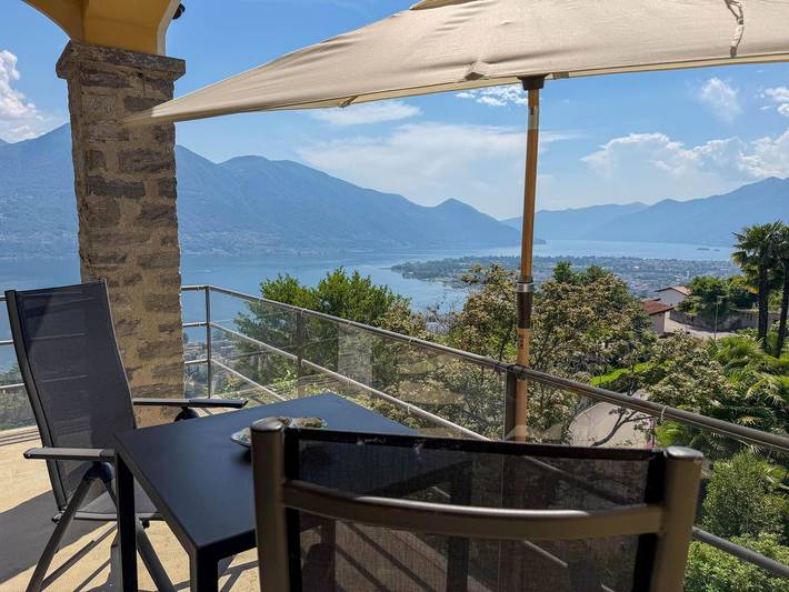 Ferienhaus für 4 Personen, mit Terrasse und Ausblick sowie Seeblick in Brione sopra Minusio