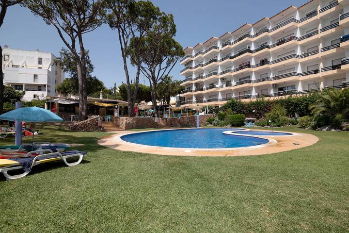 Holiday rental for 5 people, with children pool and garden in Vilamoura