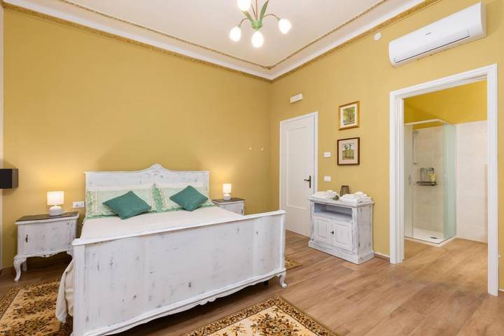 Bed and breakfast per 3 persone, con giardino - 1