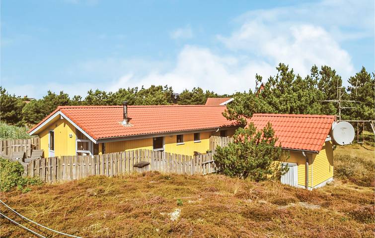 Ferieudlejning for 6 personer, med terrasse i Bjerregård