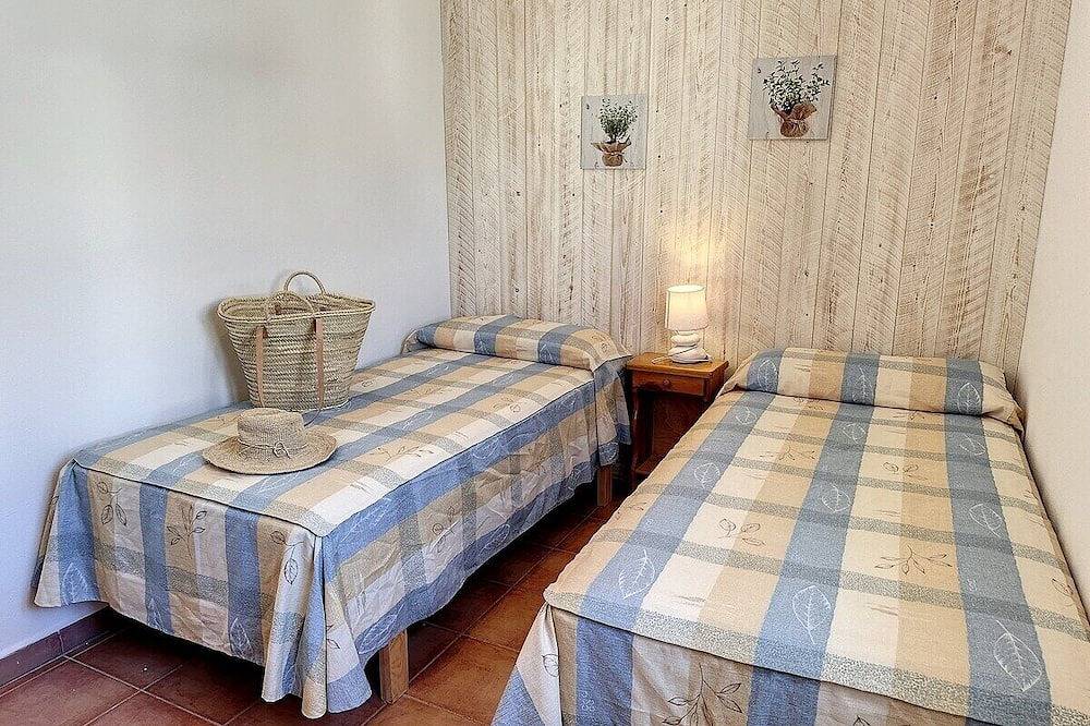 Entire apartment, F98. Sea views in Fornells! in Fornells, Es Mercadal