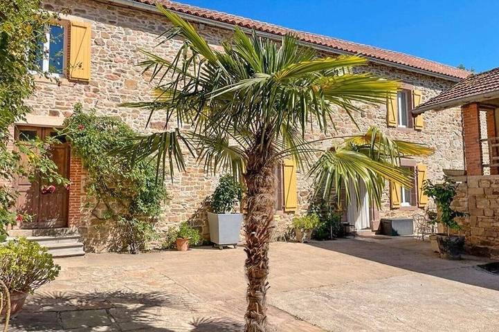 Location de vacances pour 14 personnes, avec Piscine à Saint-Marcel-Campes