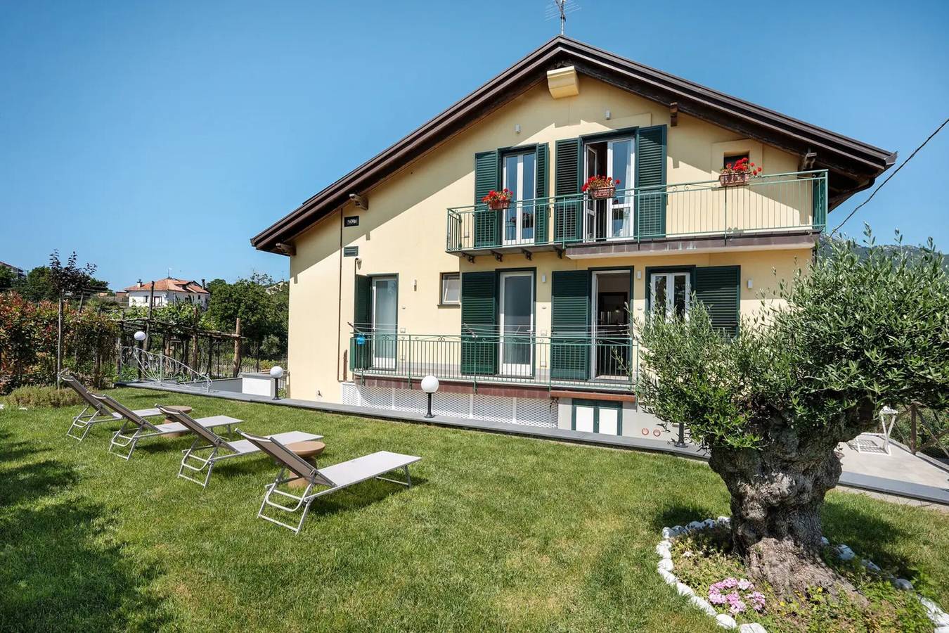 Villa Degli Dei con piscina condivisa, vista sulle montagne, Wi-Fi e aria condizionata in Pianillo, Agerola