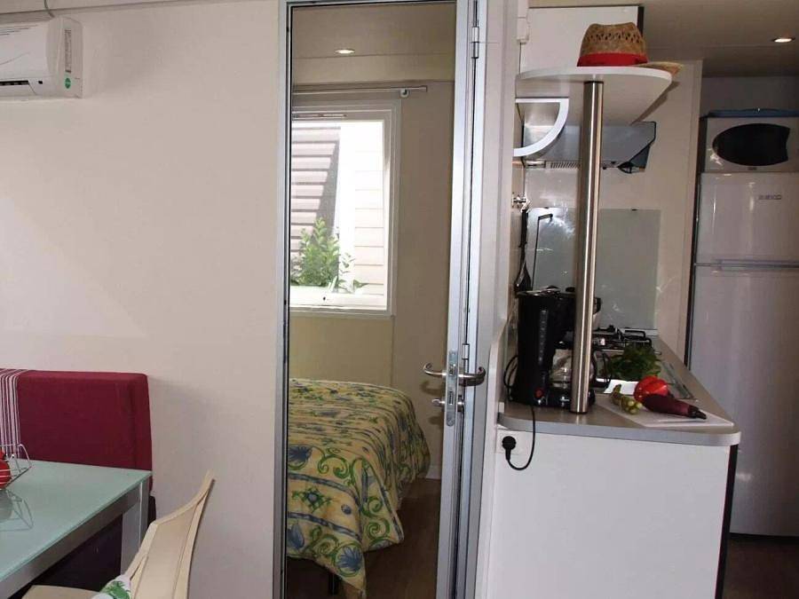 Camping Tikayan Oxygene - Mobile home 6 persons - Colorado Standard 3 Rooms 4/6 People Air-conditioned + Tv in Valensole, Verdon Regional Natural Park
