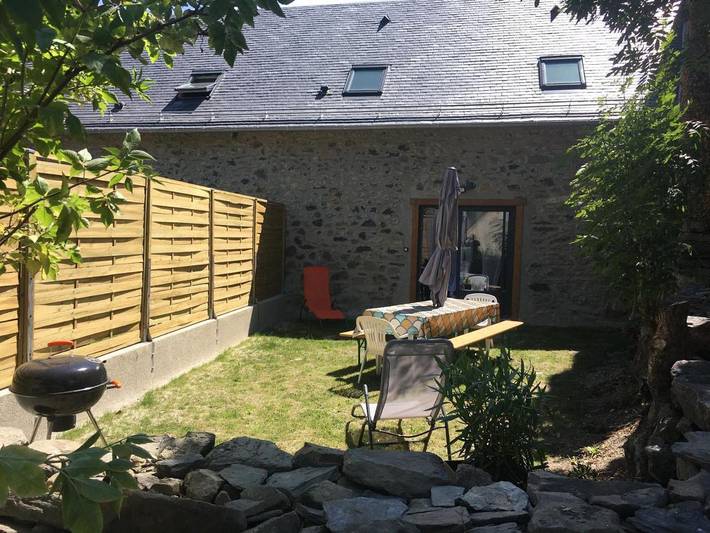 Gîte pour 10 personnes, avec Terrasse ainsi que Jardin et Vue à Sailhan