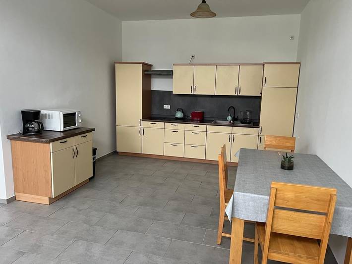 Ganze Ferienwohnung, Grosse Möblierte Wohnung  Zu Vermieten inkl. Parkplatz , Garten in Kolkwitz, Lausitz