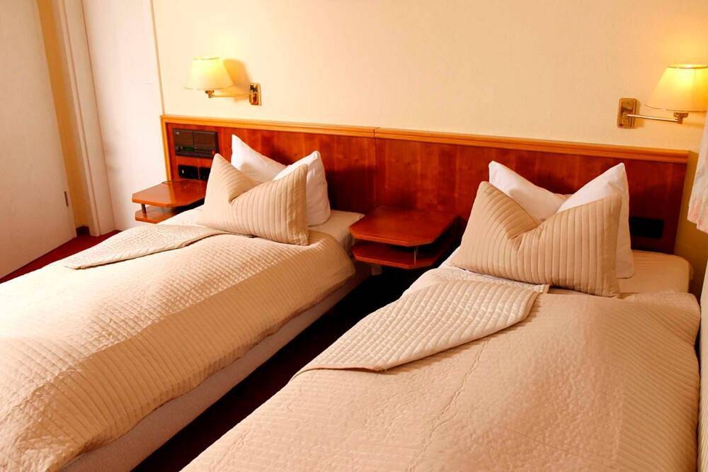 Doppelzimmer - Brocki' s Hotel Stadt Hamburg in Parchim, Ludwigslust-Parchim