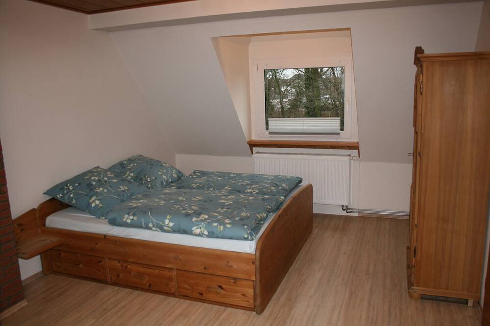 Ganze Wohnung, Gemütliche helle 52 m² große Ferienwohnung in familiärer Umgebung in Mülheim an der Ruhr, Ruhrgebiet