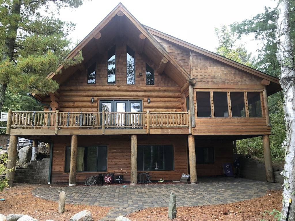 Blockhütte am schönen Howard Lake. in Leech Lake