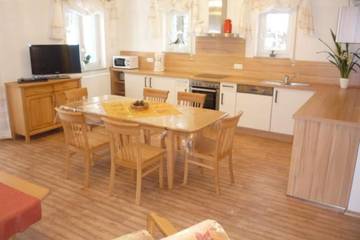 Ferienwohnung für 8 Personen, mit Terrasse in Böbrach