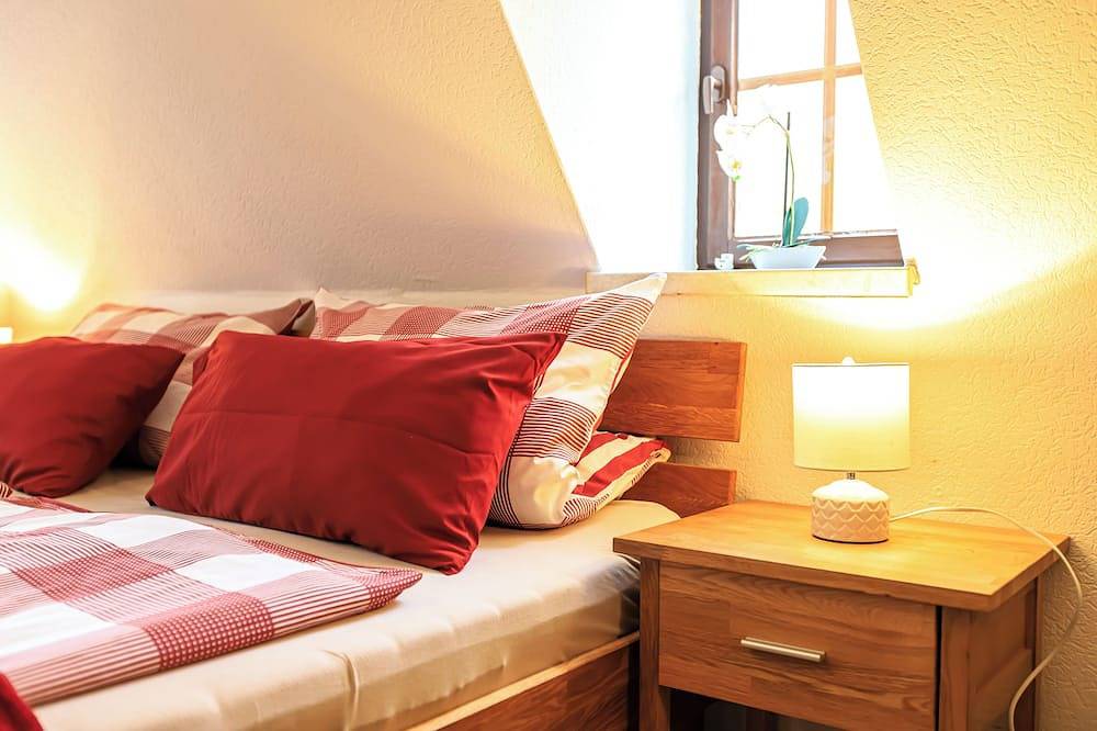 Ganze Wohnung, Ferienhaus Sissi mit Whirlpool, Sauna u Sehr Ruhig in Großschönau, Zittauer Gebirge