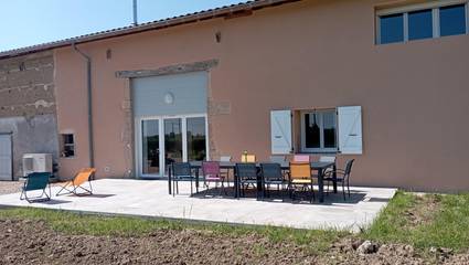 Gîte pour 14 Personnes dans Saint-Bénigne, Auvergne-Rhône-Alpes, Photo 2